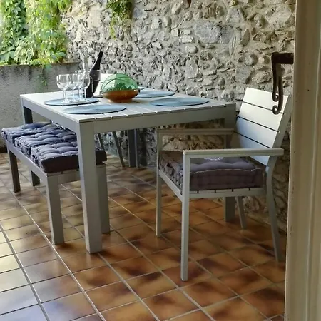 بيت للعطل Catalan Terrace And Secure Garage *